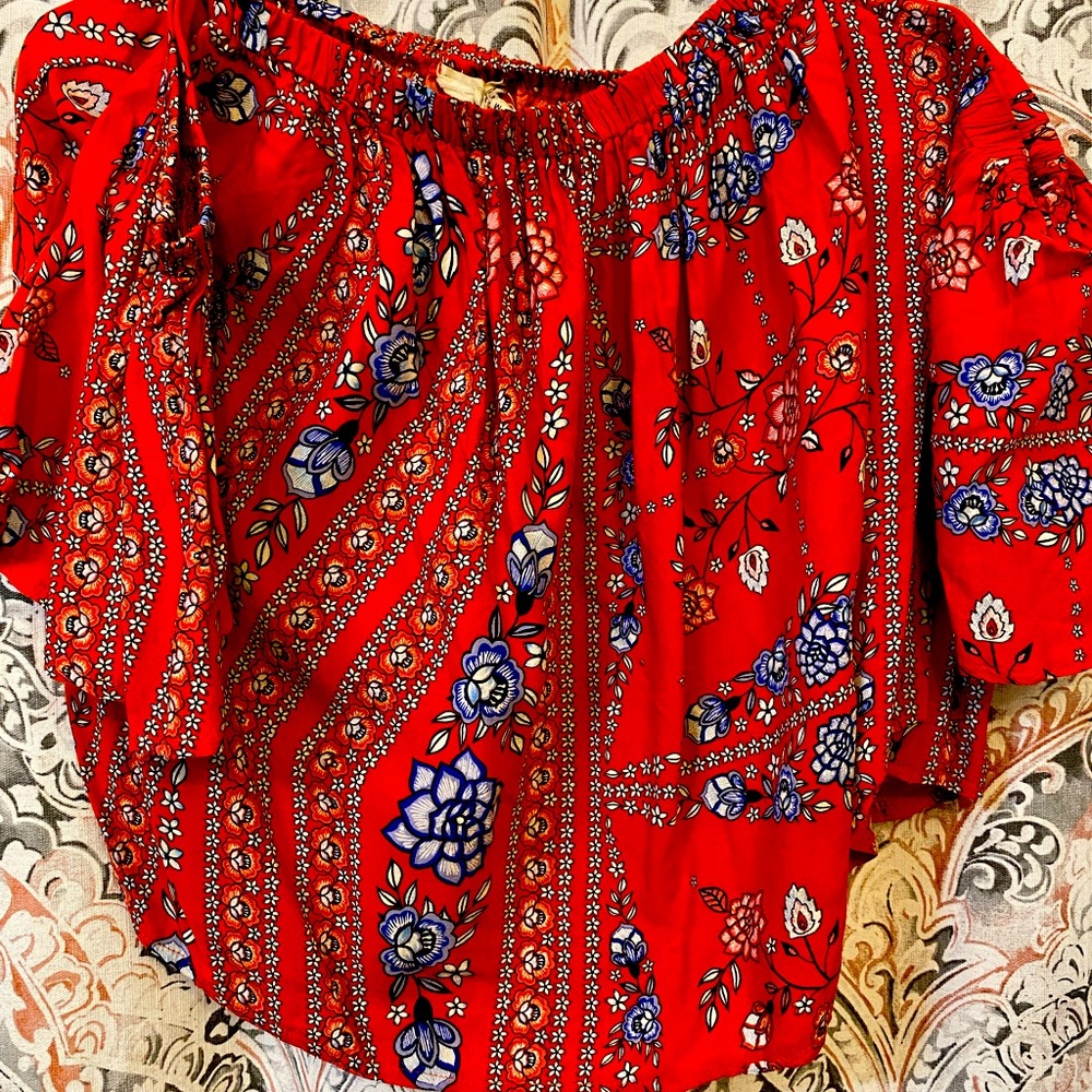 Red midriff off the shoulder sleeve shirt